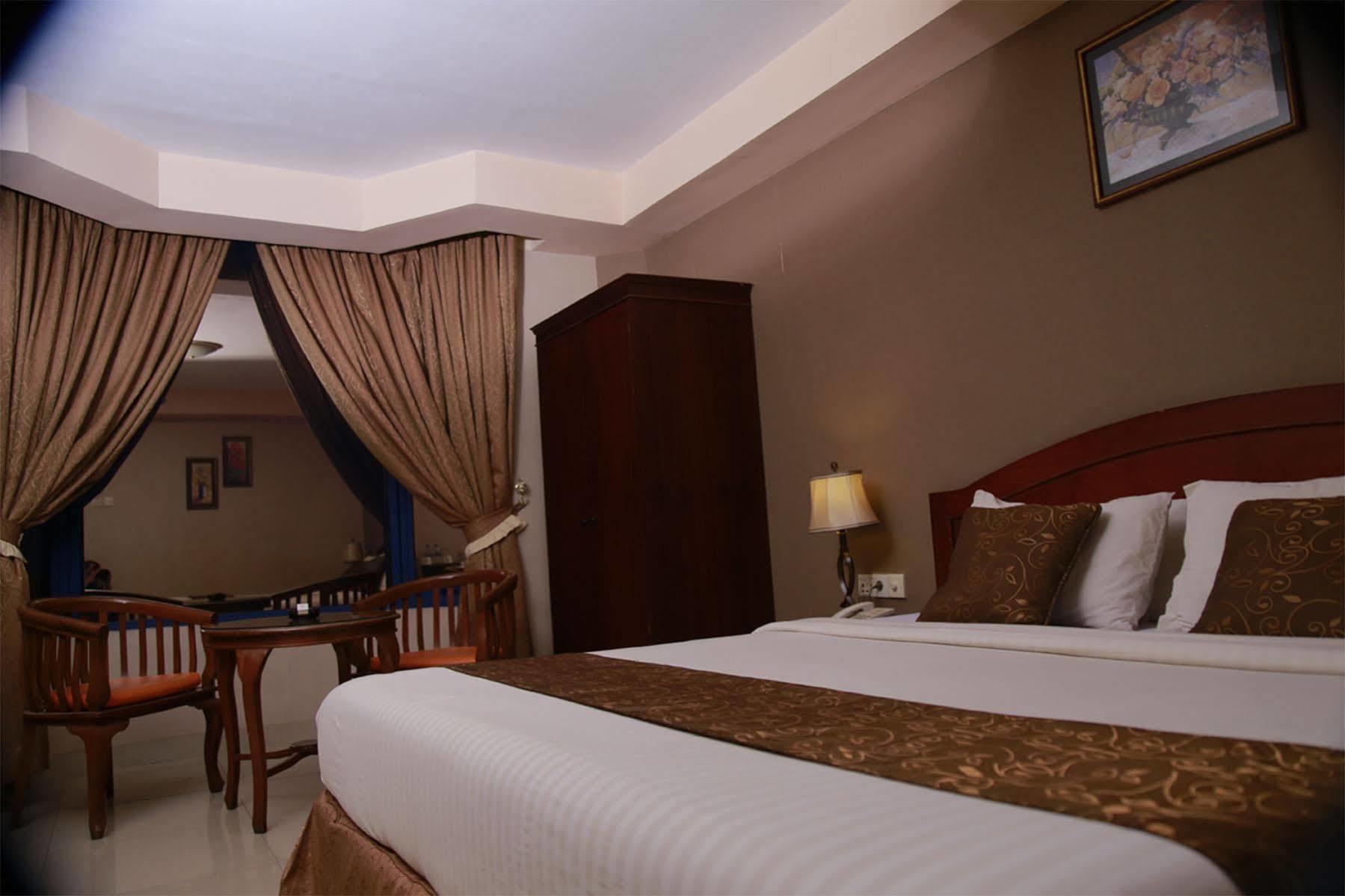 Grand Hotel Jambi Exterior foto